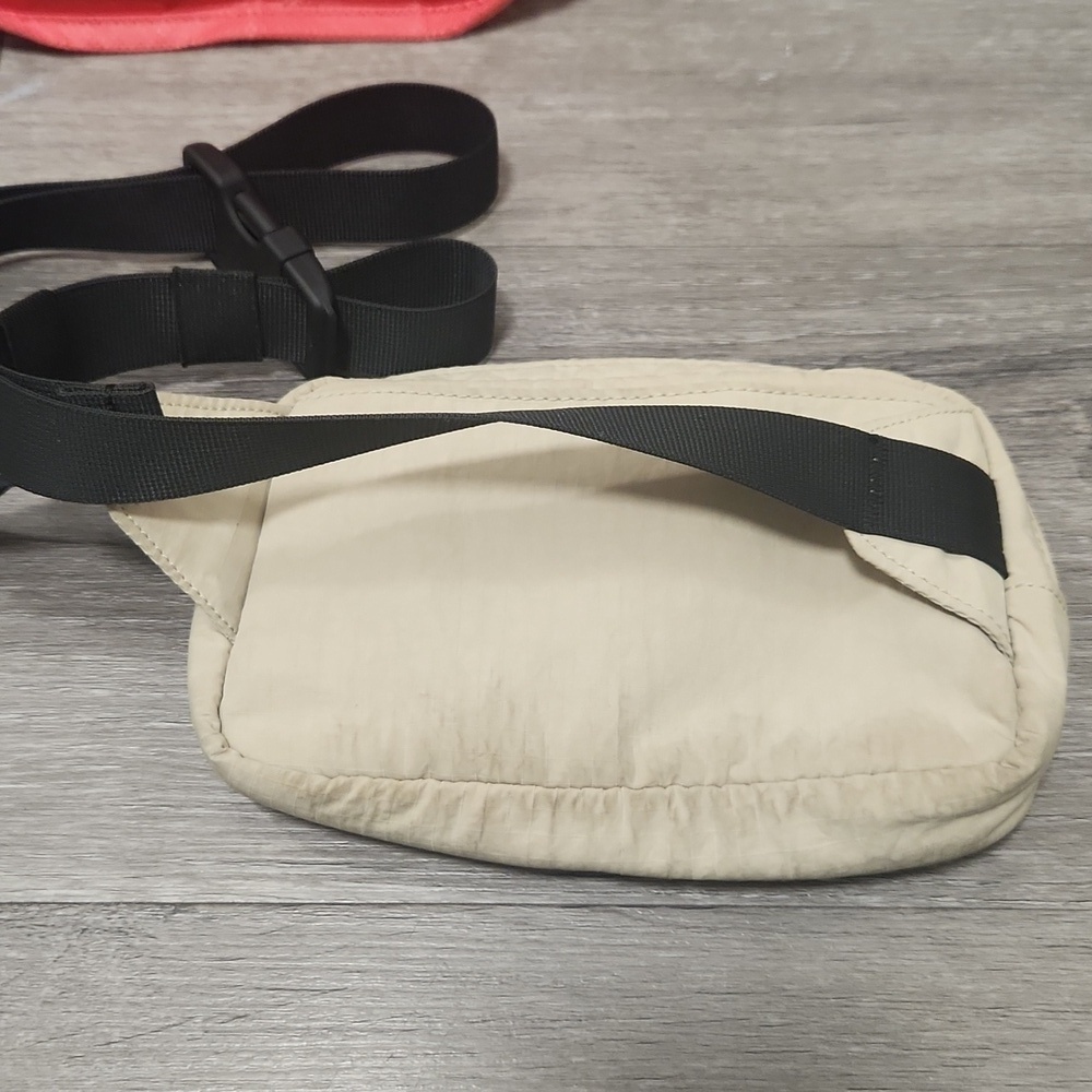 lululemon athletica Mini Belt Bag Khaki And Red Tote Bag - Picture 6 of 8